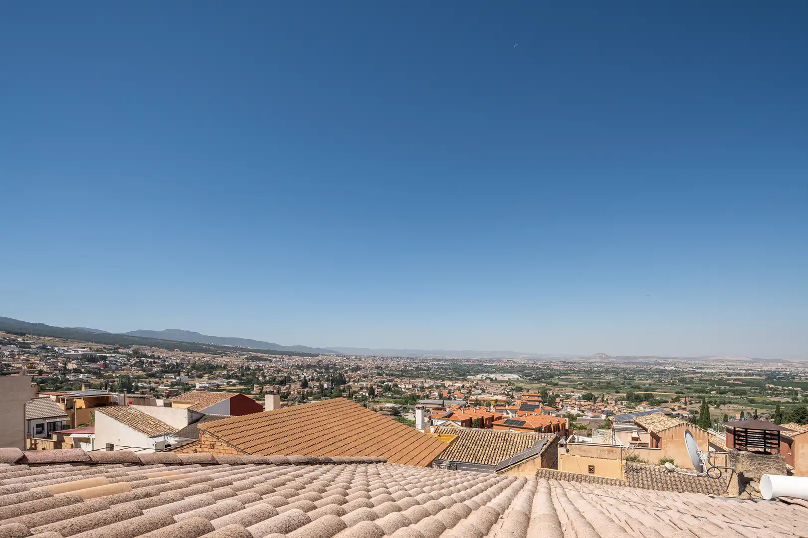 Vista exterior de Ático en venta en Huétor Vega con Aire acondicionado y Calefacción