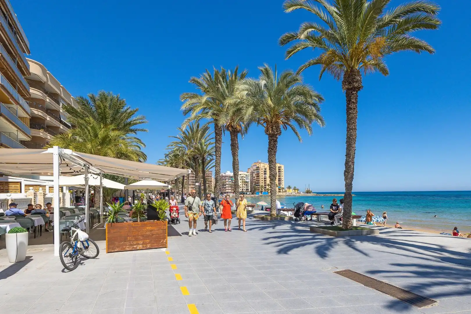 Exterior view of Study for sale in Torrevieja  with Air Conditioner, Terrace and Balcony