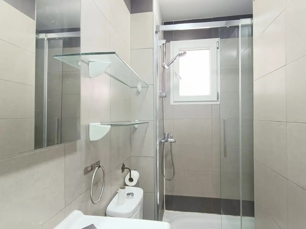 Badezimmer von Wohnung zur Miete in Madrid