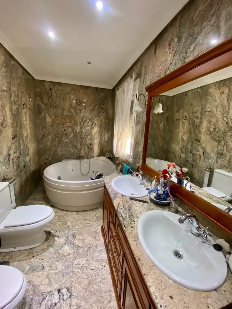 Baño de Casa o chalet en venta en Ciudad Real con Aire acondicionado, Calefacción y Jardín privado