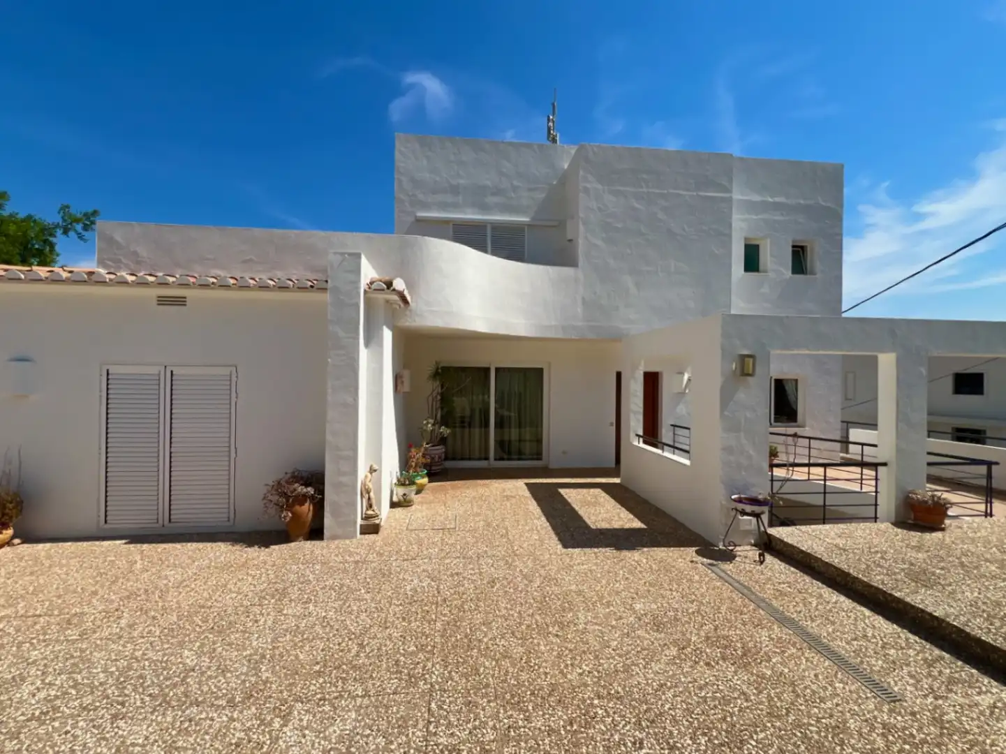 Vista exterior de Casa o xalet en venda en Pedreguer amb Aire condicionat, Calefacció i Jardí privat