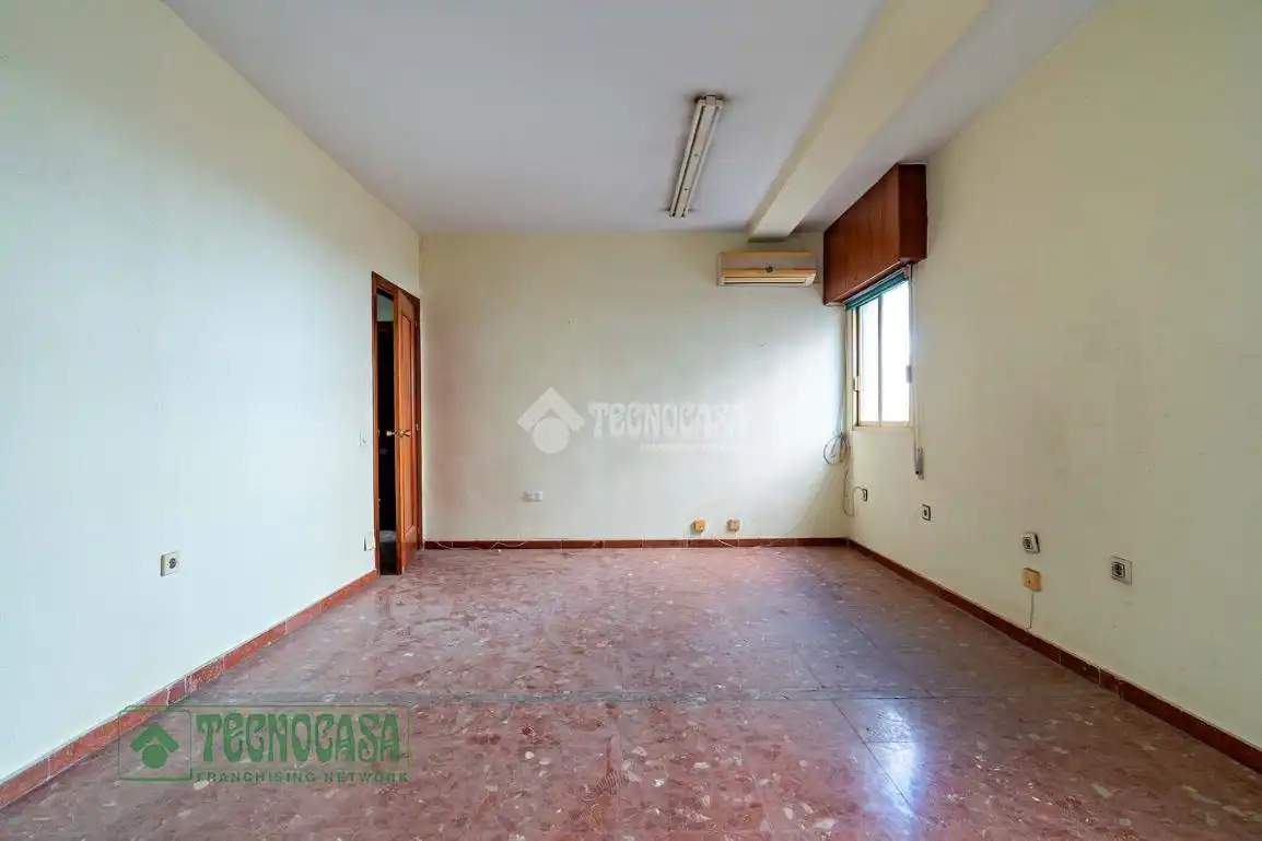 Wohnung zum Verkauf in El Ejido mit Klimaanlage und Balkon
