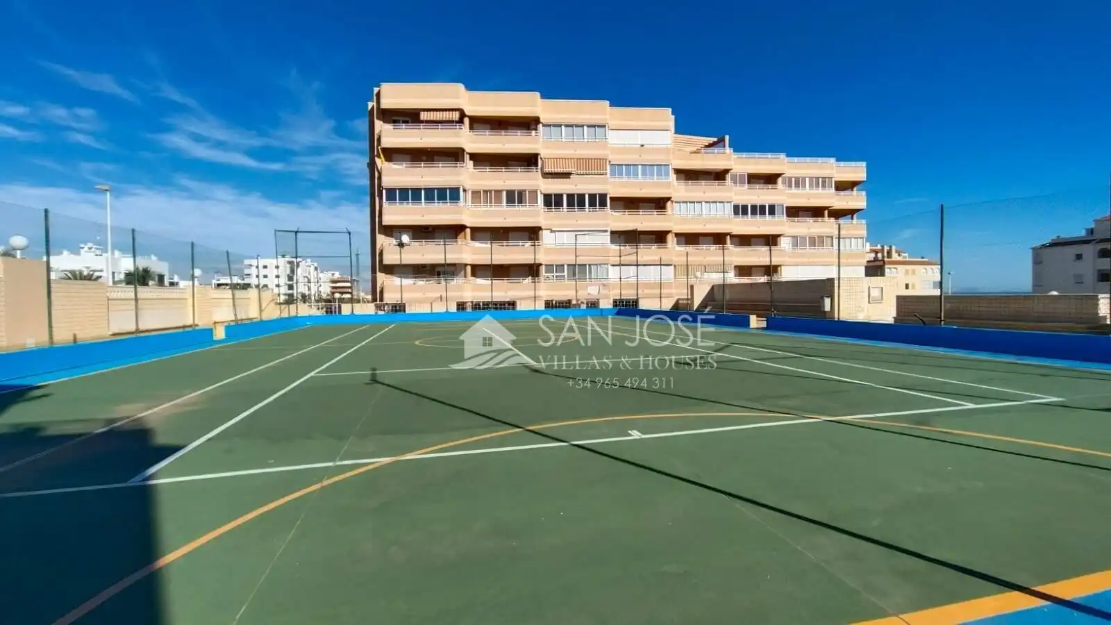 Vista exterior de Apartamento en venta en Elche / Elx con Aire acondicionado, Calefacción y Jardín privado