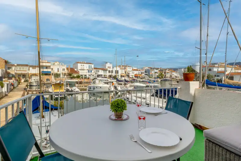 Planta baja en venta en Empuriabrava con Aire acondicionado, Calefacción y Terraza