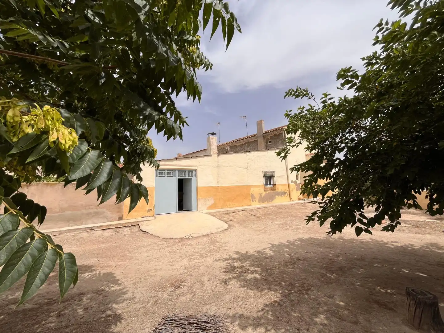 Vista exterior de Casa adosada en venta en Tobarra con Jardín privado, Terraza y Trastero