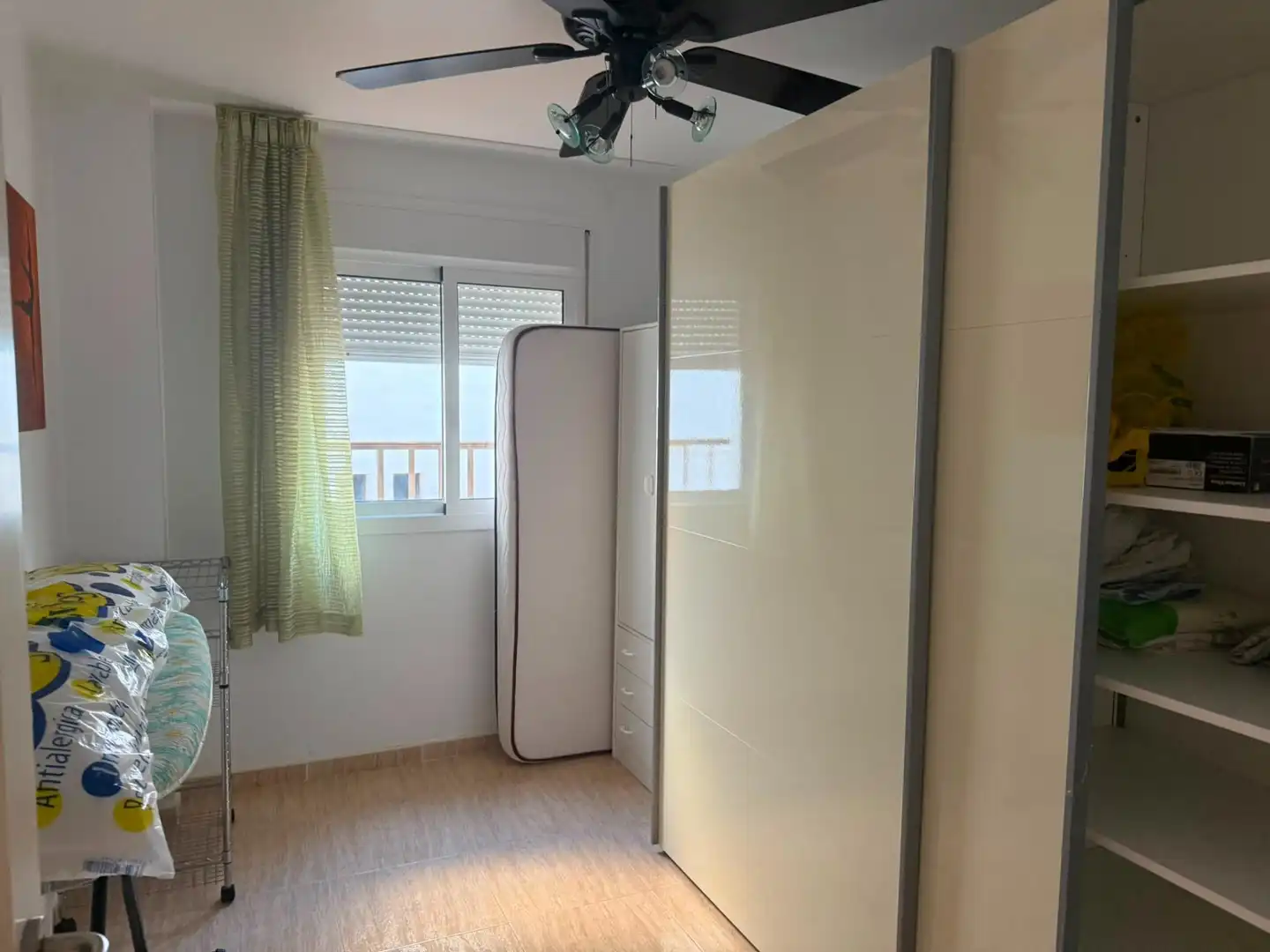Habitación de Apartamento de alquiler en El Ejido con Aire acondicionado y Amueblado
