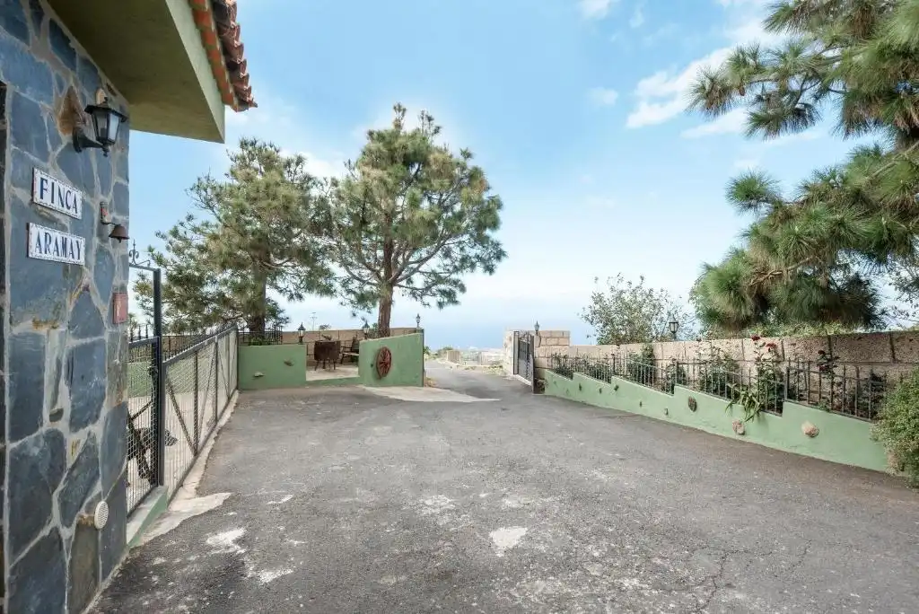 Vista exterior de Casa o chalet de alquiler en Adeje con Aire acondicionado, Calefacción y Jardín privado