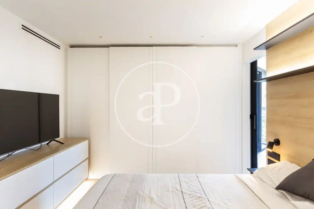 Bedroom of Flat for rent in Valencia  with Air Conditioner, Heating and Terrace