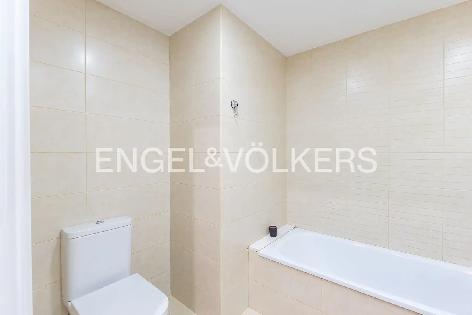 Baño de Piso en venta en Esplugues de Llobregat con Aire acondicionado, Calefacción y Jardín privado