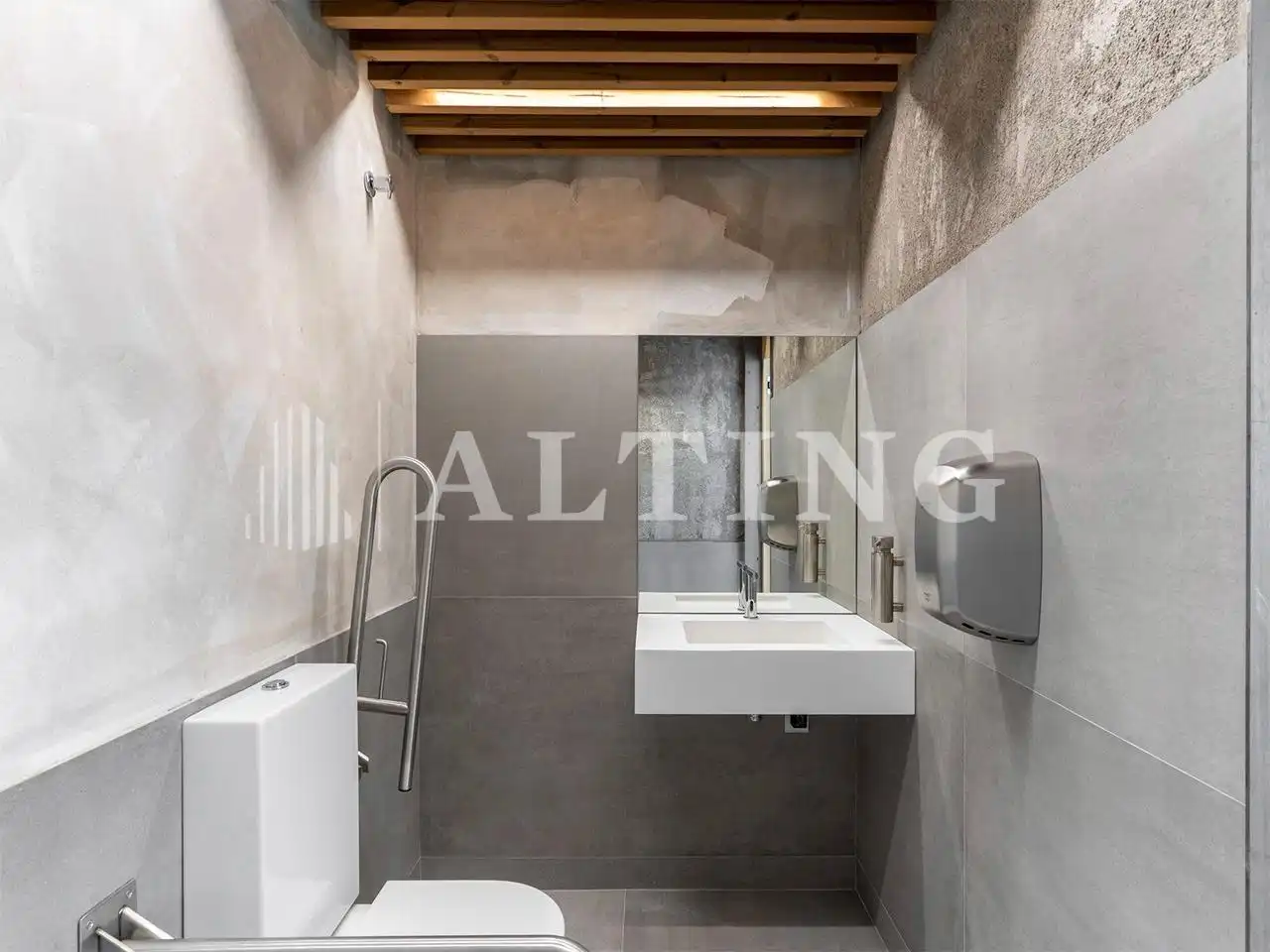 Badezimmer von Büro zur Miete in Barcelona