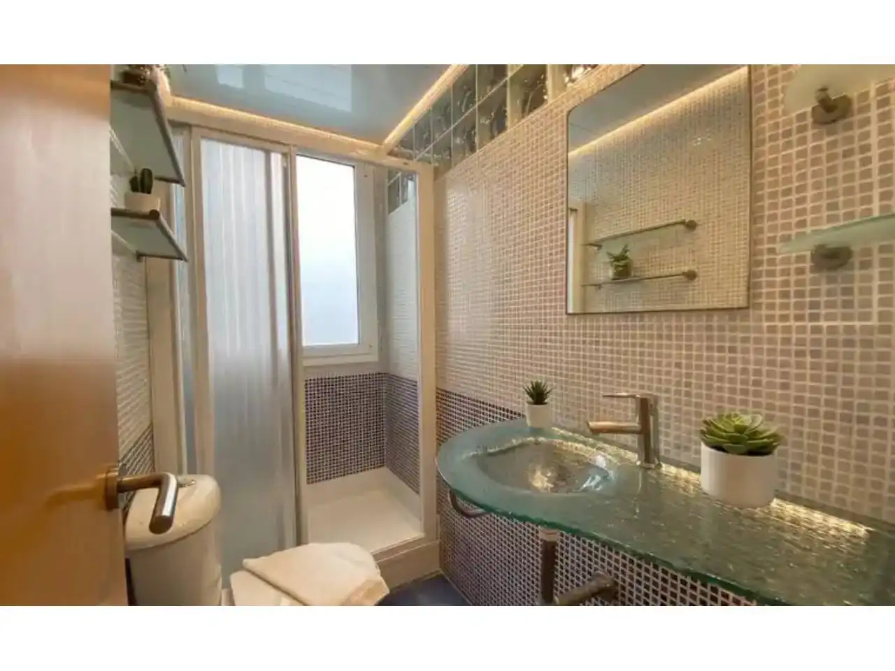Badezimmer von Wohnung zum Verkauf in Sitges mit Klimaanlage, Heizung und Terrasse