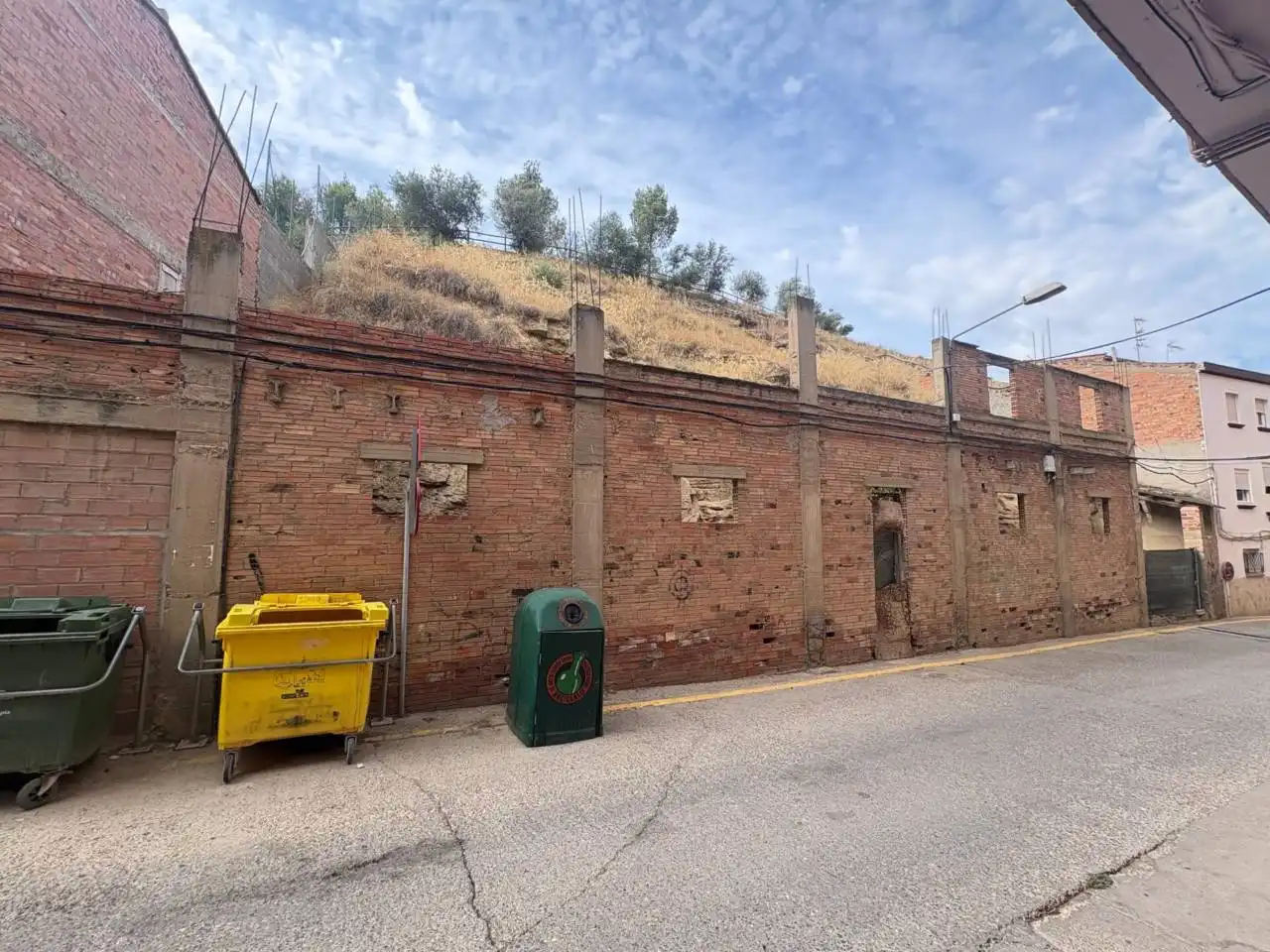 Außenansicht von Fabrik Grundstücke zum Verkauf in Fraga