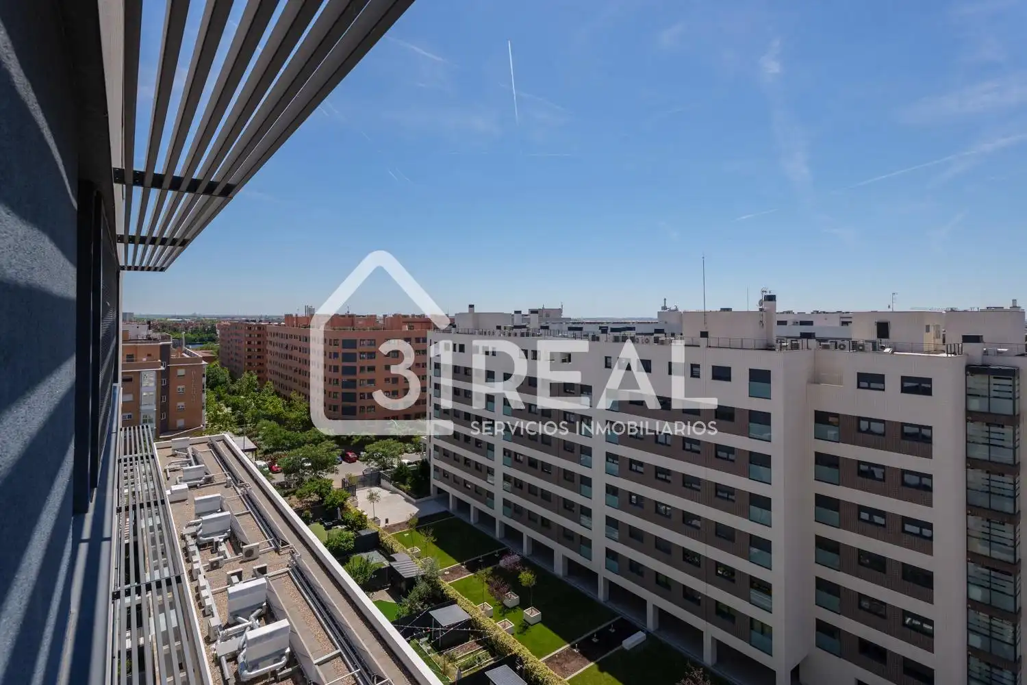 Außenansicht von Wohnung zum Verkauf in Madrid mit Heizung, Privatgarten und Gemeinschaftspool