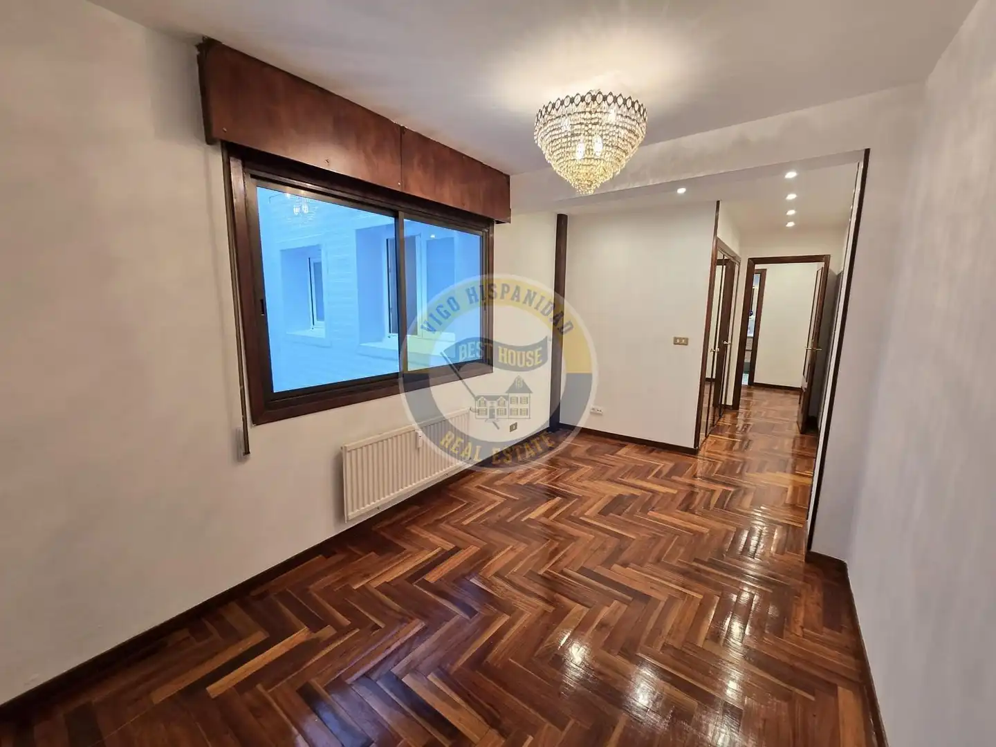 Piso de alquiler en Vigo  con Calefacción, Parquet y Balcón