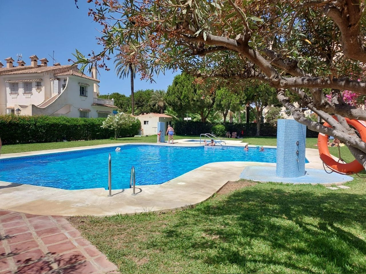 Piscina de Piso en venta en Torrox con Piscina comunitaria