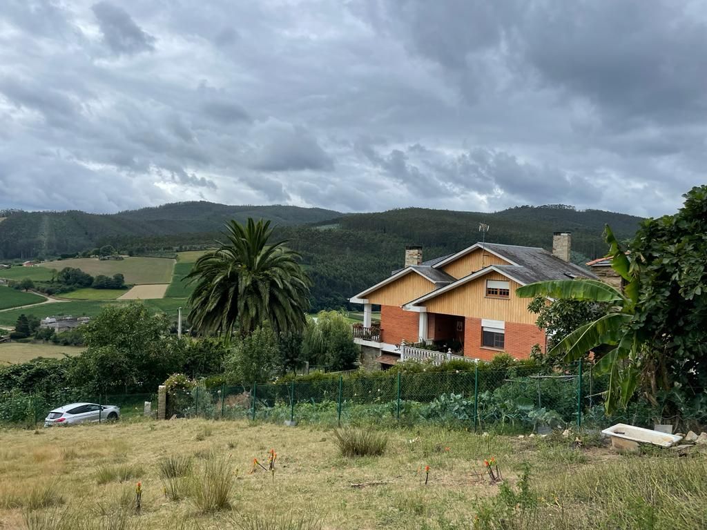 Vista exterior de Casa o xalet en venda en Ribadeo amb Calefacció, Jardí privat i Terrassa