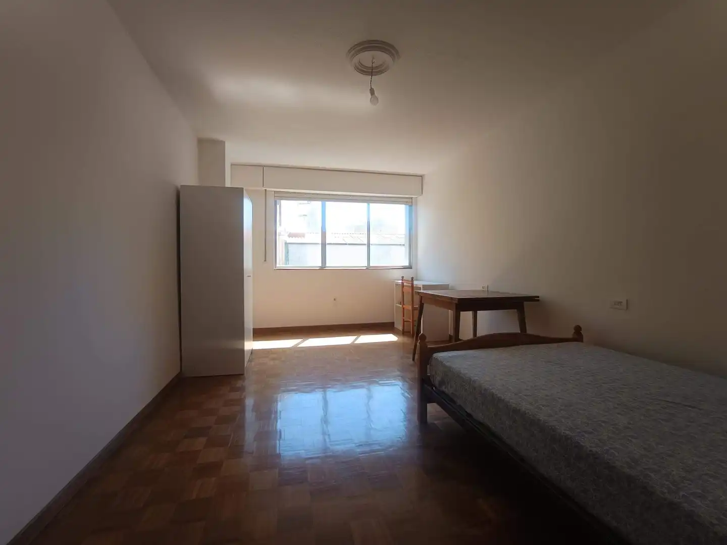 Bedroom of Flat for rent in A Coruña Capital   with Parquet flooring and Furnished