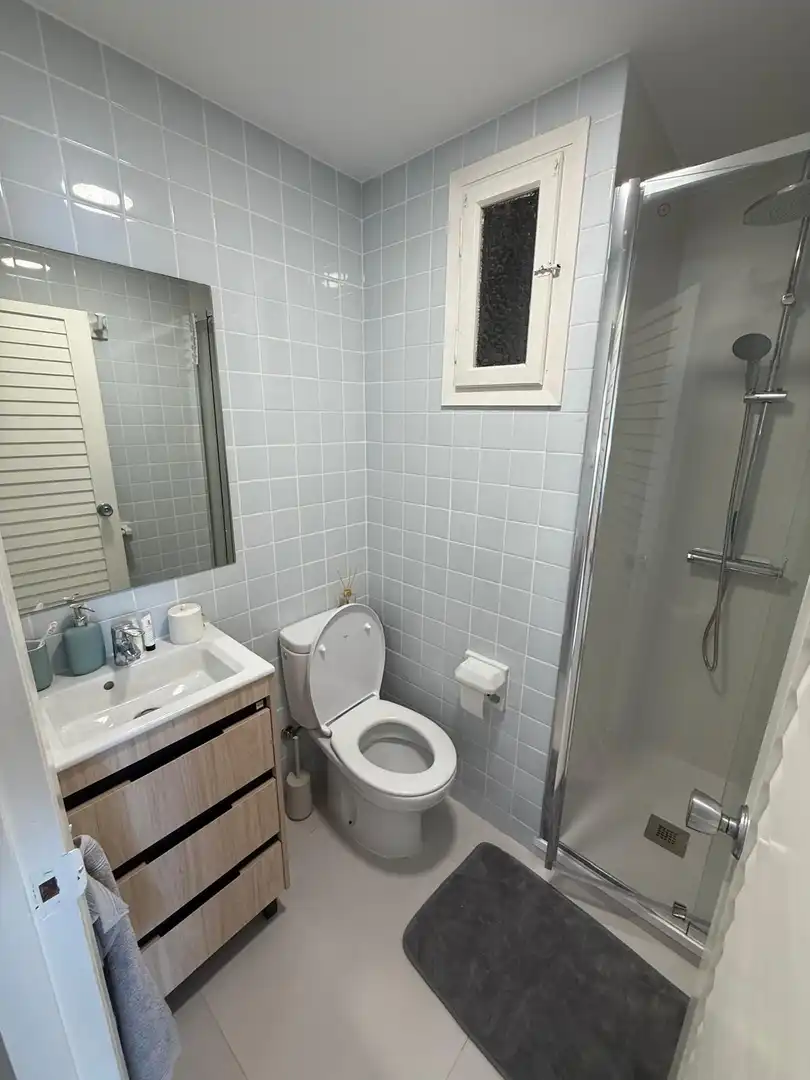 Badezimmer von Wohnung zur Miete in Valencia mit Klimaanlage, Terrasse und Möbliert