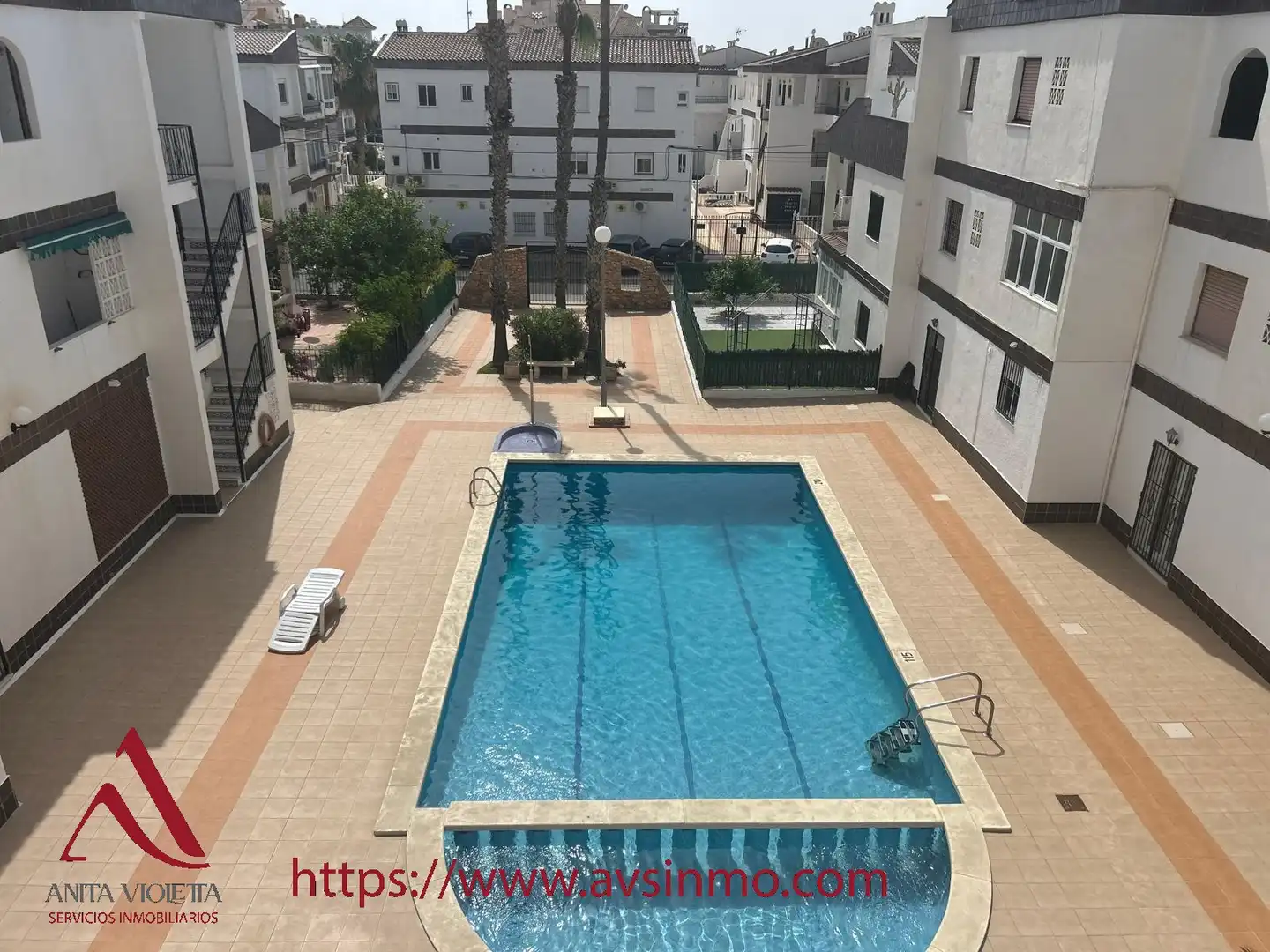 Piscina de Apartamento en venta en Torrevieja con Aire acondicionado, Calefacción y Amueblado