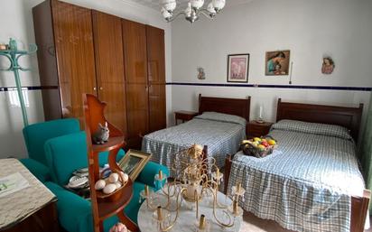 Dormitori de Casa o xalet en venda en Jacarilla amb Jardí privat