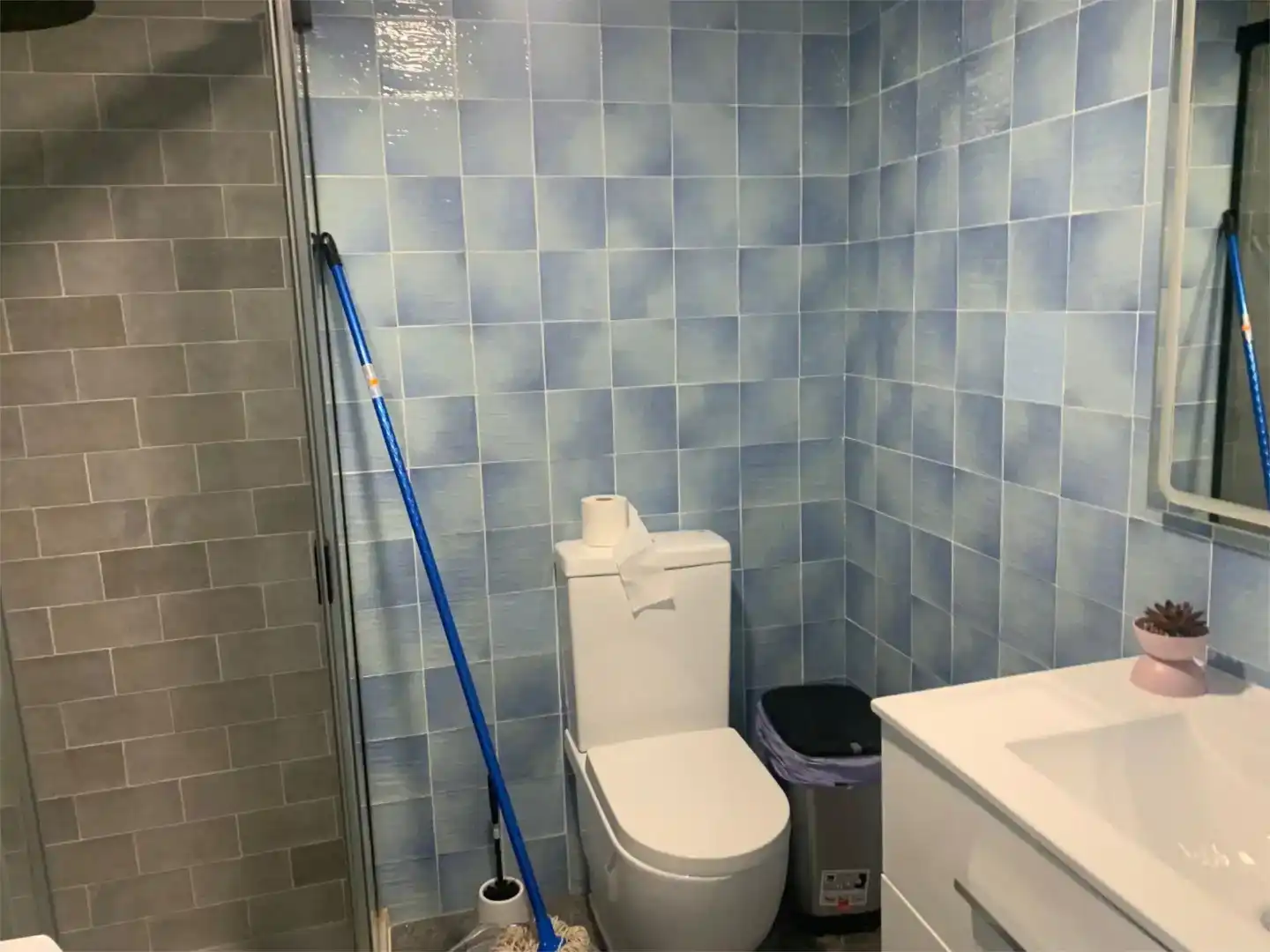 Bany de Pis en venda en Algarrobo amb Aire condicionat