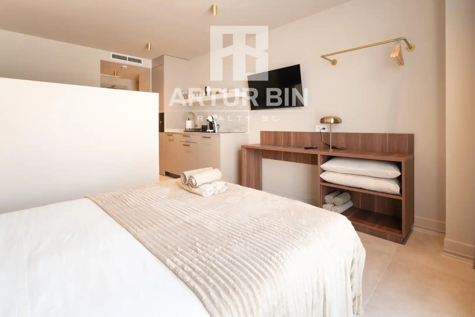 Hotel con ascensore in vendita a Quatre Carreres, imagen 4