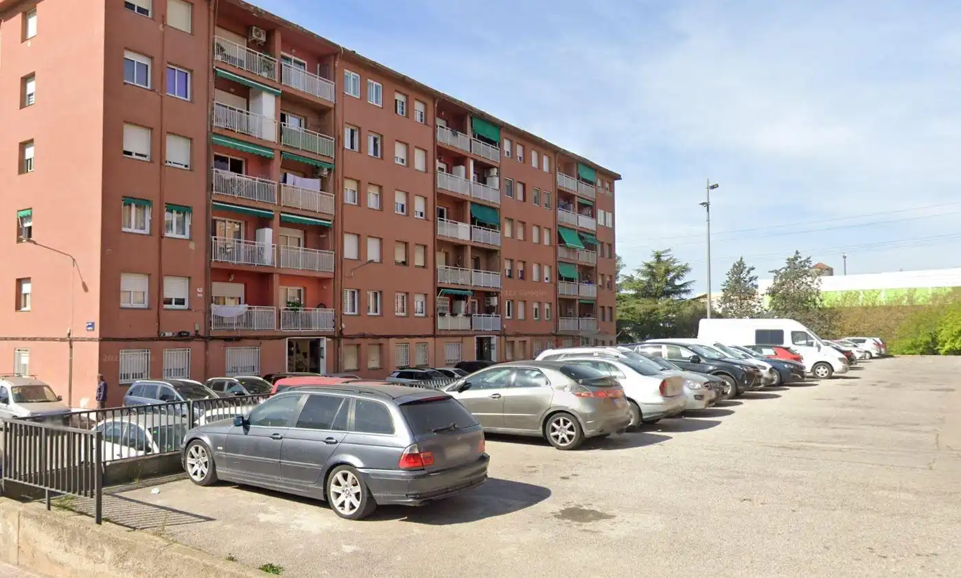 Se vende piso OKUPADO en Calle América 15 de Terrassa Barcelona., imatge 2