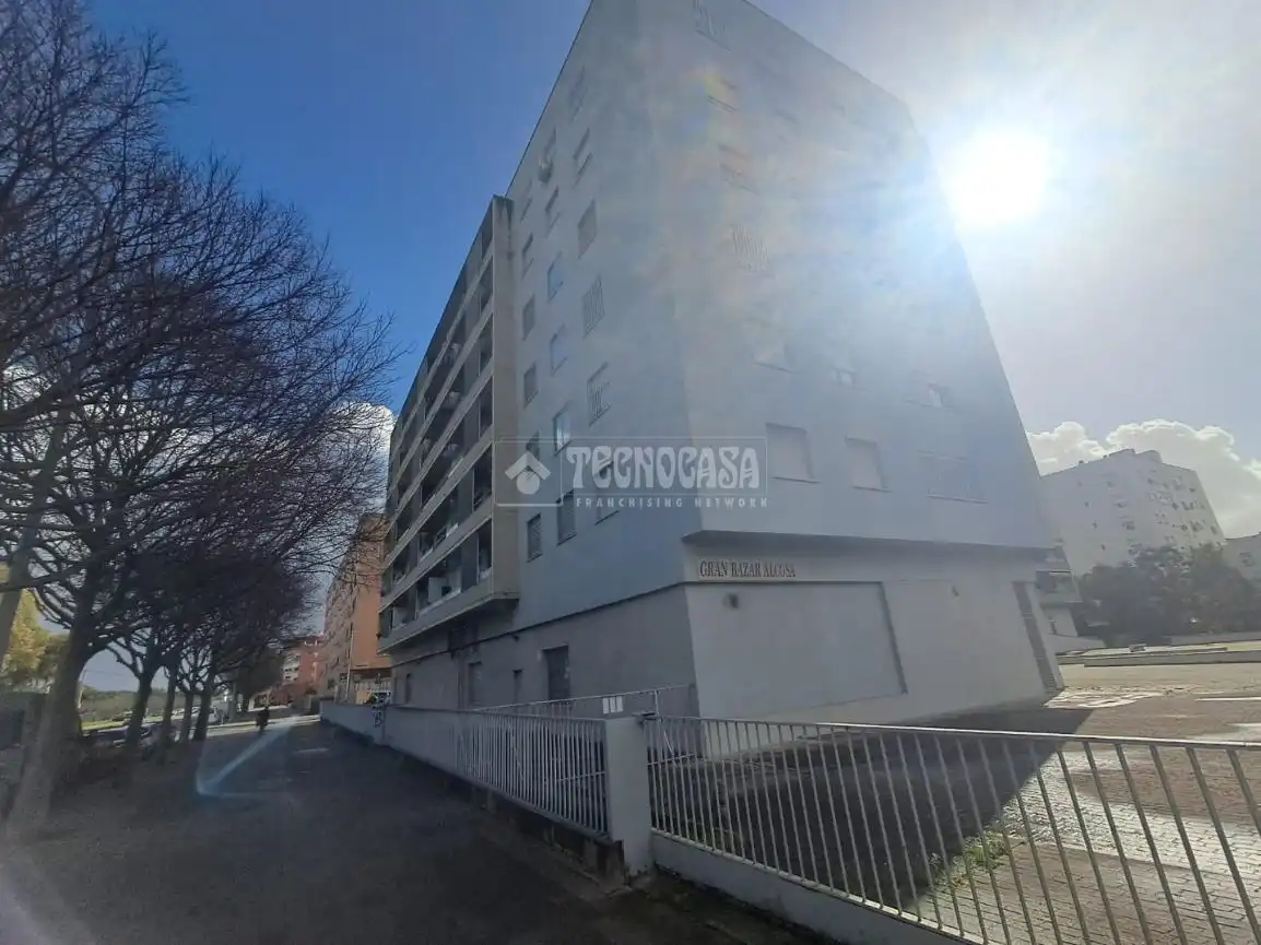 Vista exterior de Piso en venta en Sevilla con Aire acondicionado, Calefacción y Terraza