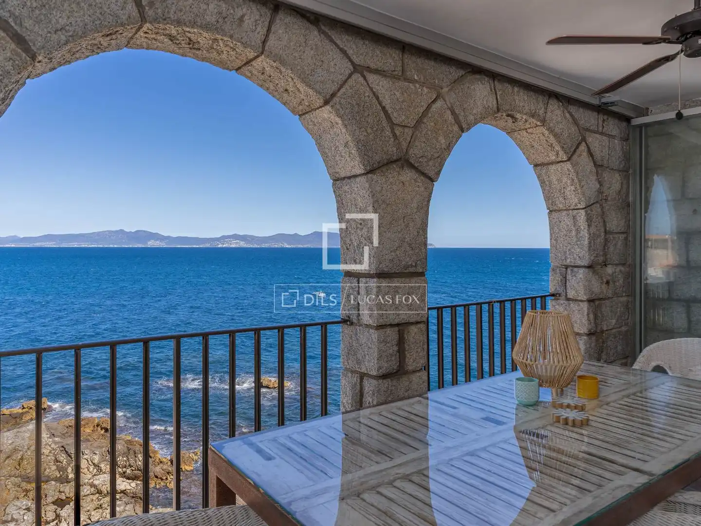 Terraza de Piso en venta en L'Escala con Calefacción, Terraza y Trastero