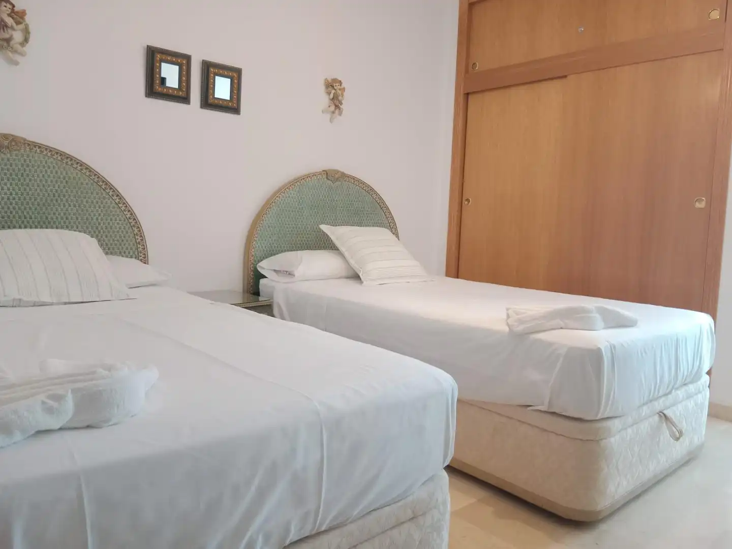 Schlafzimmer von Wohnungen zur Miete in L'Alfàs del Pi mit Klimaanlage, Heizung und Möbliert