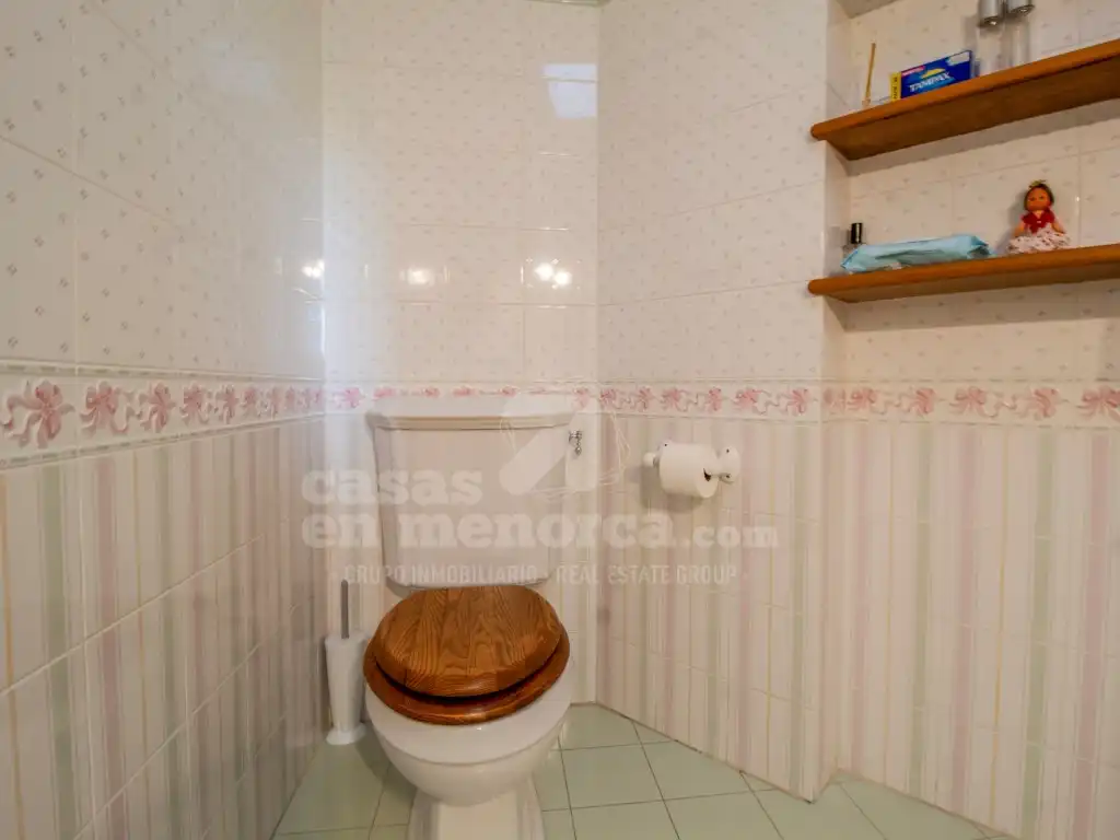 Bany de Casa o xalet en venda en Maó - Mahón amb Jardí privat, Terrassa i Piscina