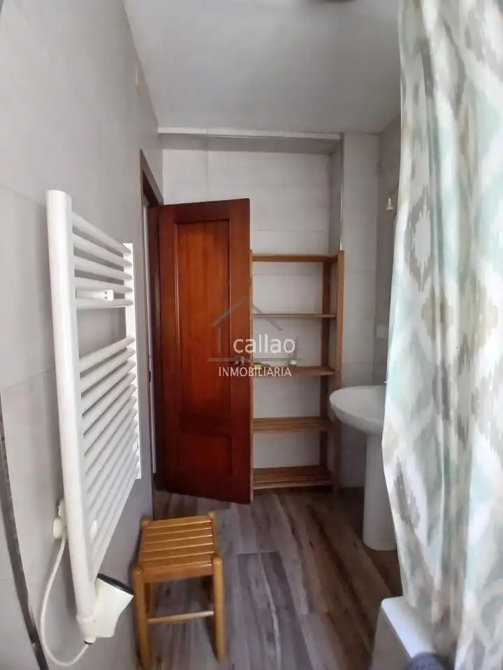 Habitación de Piso de alquiler en Ferrol con Calefacción y Amueblado