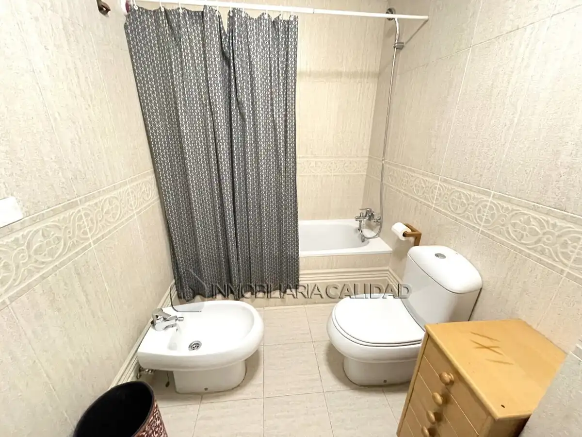 Bathroom of Flat for rent in Burgos  with Heating and Furnished