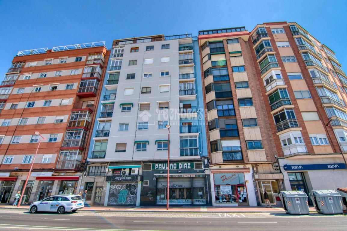 Exterior view of Flat for sale in Valladolid Capital  with Heating