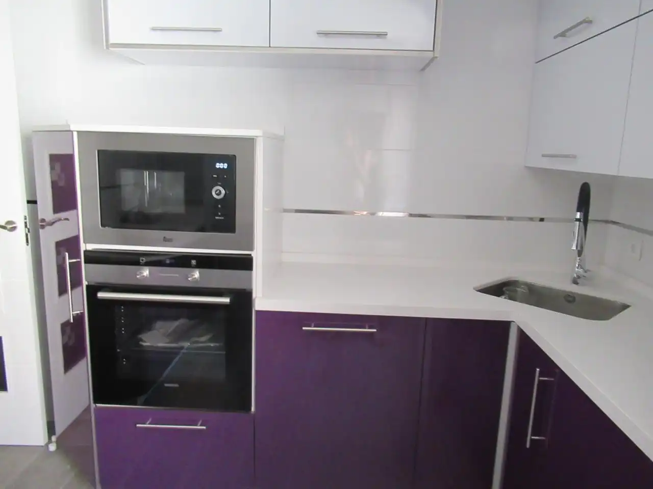 Piso con ascensor en venta en Avenida Juan Carlos I, imagen 3