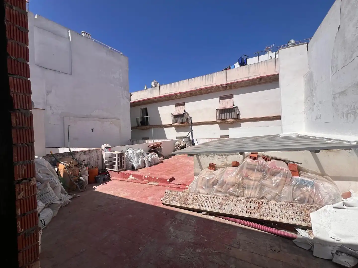 Vista exterior de Àtic en venda en Cádiz amb Terrassa