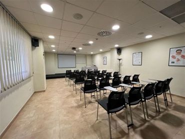 Oficina de lloguer a Llevant