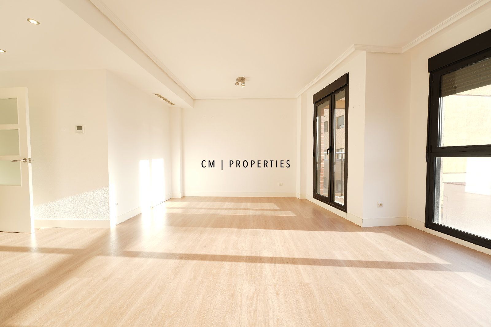 Vista exterior de Piso en venta en Picassent con Aire acondicionado, Calefacción y Terraza