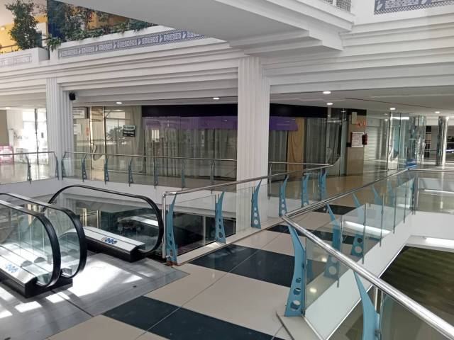 Local comercial en Alquiler en Calle Larga C.C los Cisnes en Centro