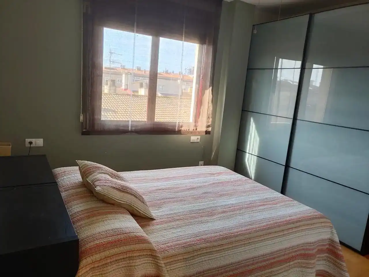 Schlafzimmer von Wohnung zur Miete in Palamós mit Klimaanlage, Parkett und Möbliert
