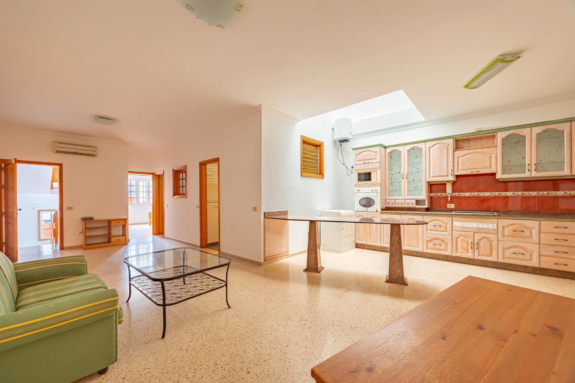 Kitchen of House or chalet for sale in Santa Lucía de Tirajana  with Terrace, Oven and Microwave