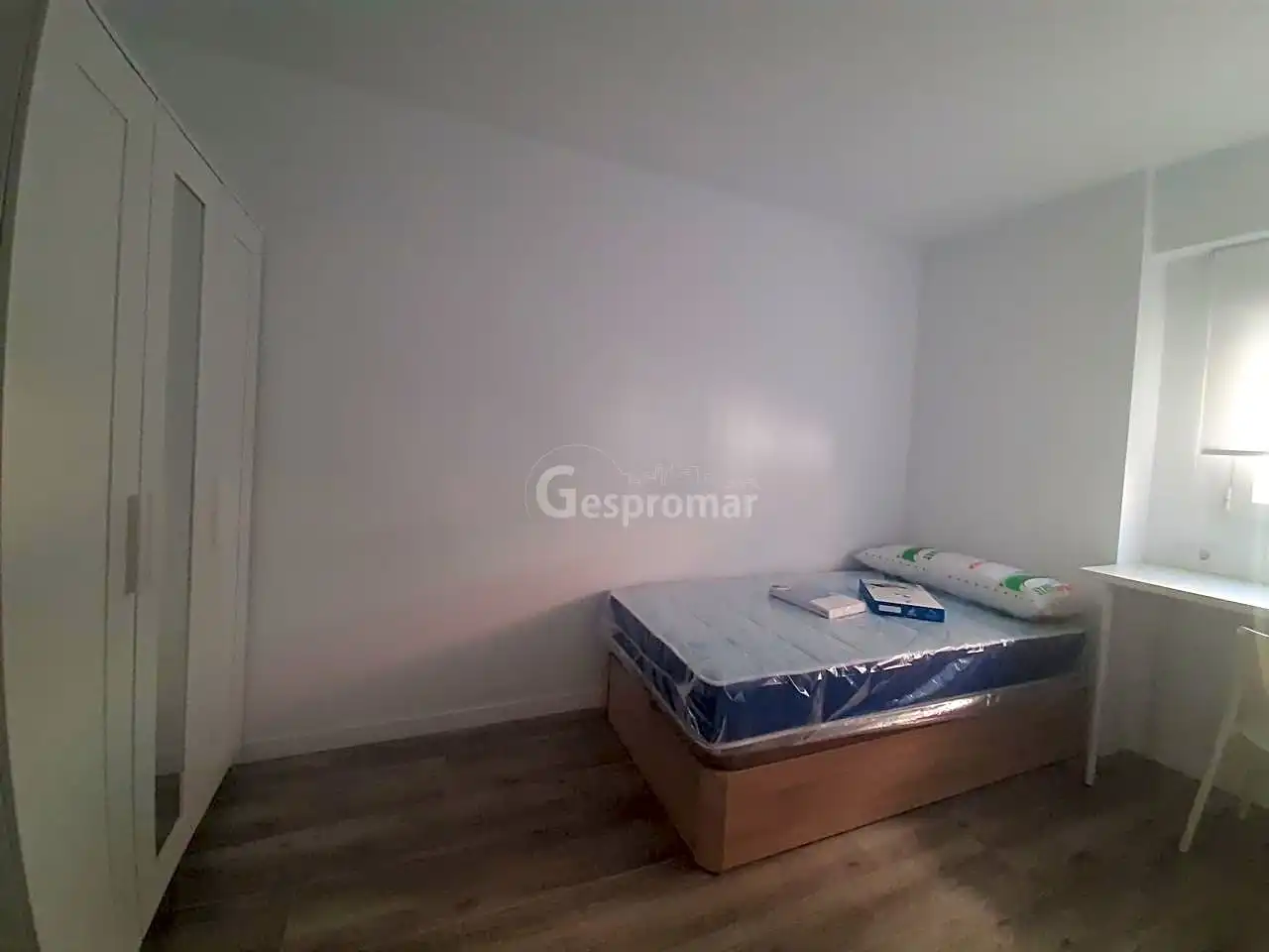 Bedroom of Flat for share in Madrid  with Air Conditioner, Heating and Furnished