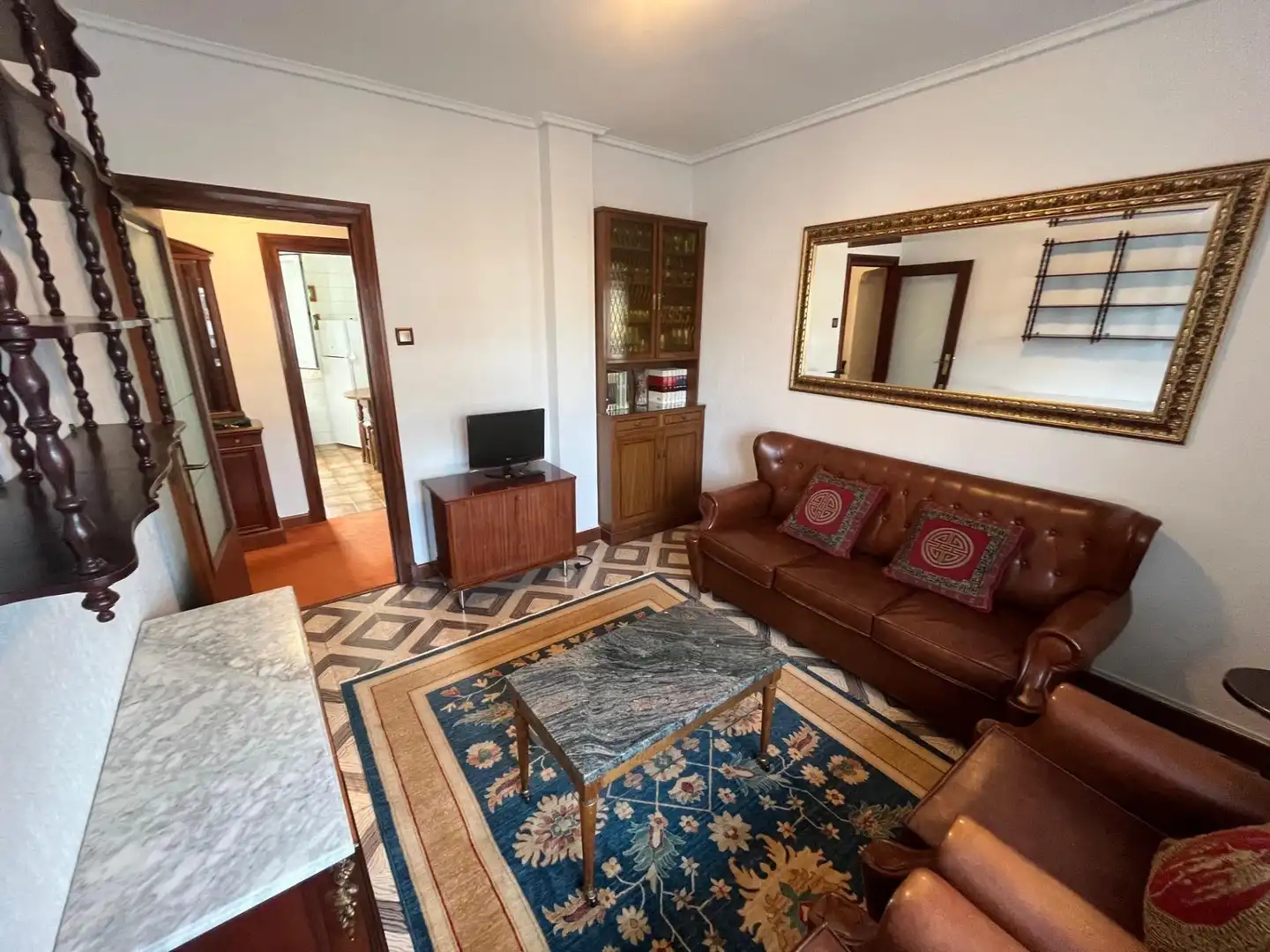 Sala de estar de Piso en venta en Colindres con Calefacción, Terraza y Amueblado