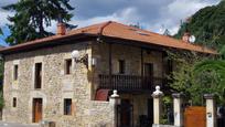 Vista exterior de Casa o xalet en venda en Santiurde de Toranzo amb Terrassa