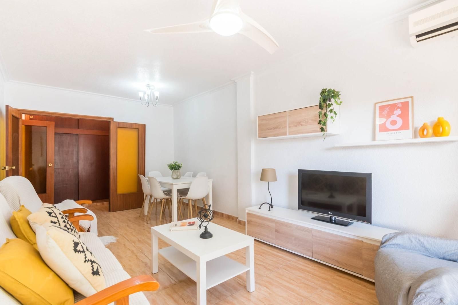 Sala d'estar de Apartament en venda en San Pedro del Pinatar amb Aire condicionat, Terrassa i Traster
