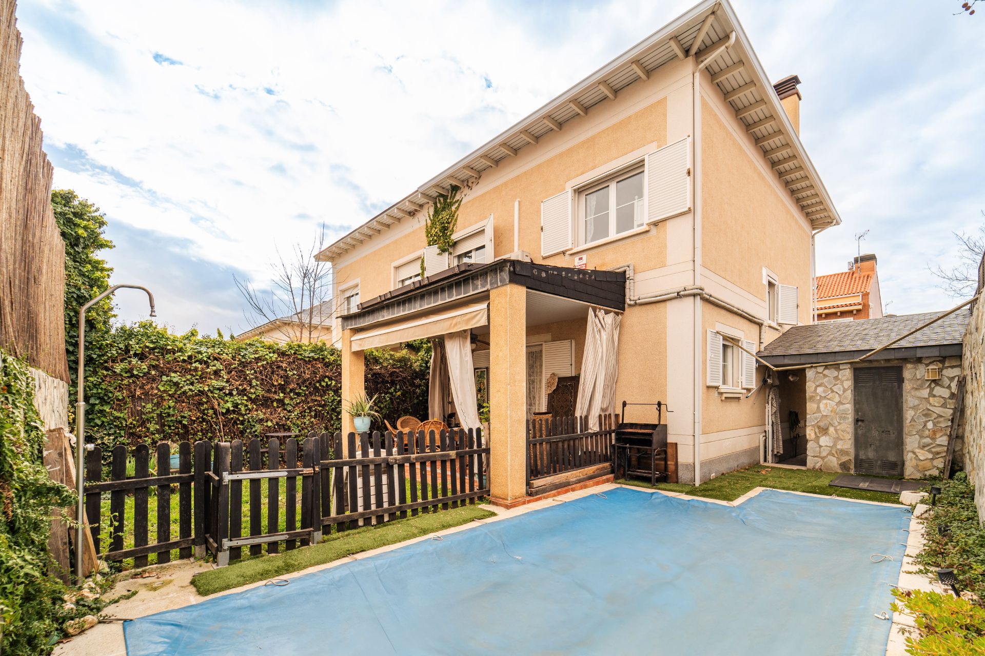 Garden of Single-family semi-detached for sale in Boadilla del Monte  with Air Conditioner, Heating and Private garden
