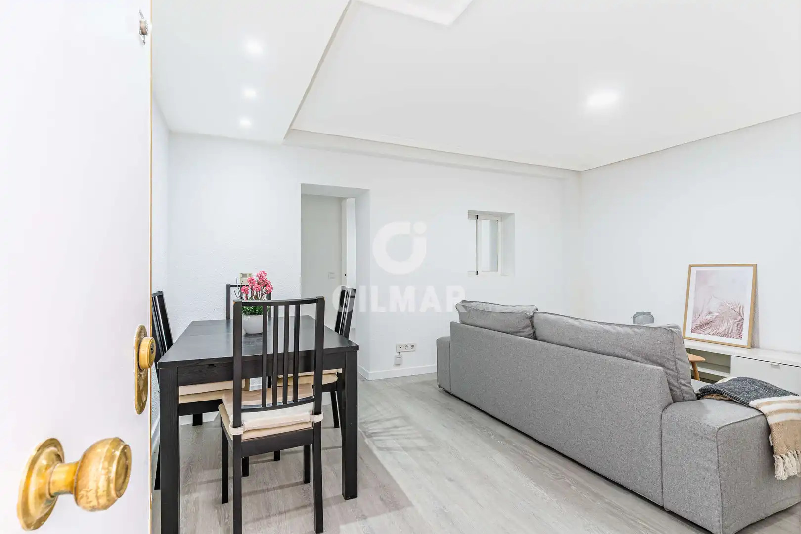 Sala d'estar de Planta baixa en venda en Madrid amb Calefacció