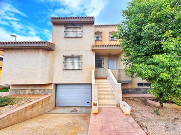 Chalet con jardín en venta en Paseo Miguel Hernandez-Urrutias