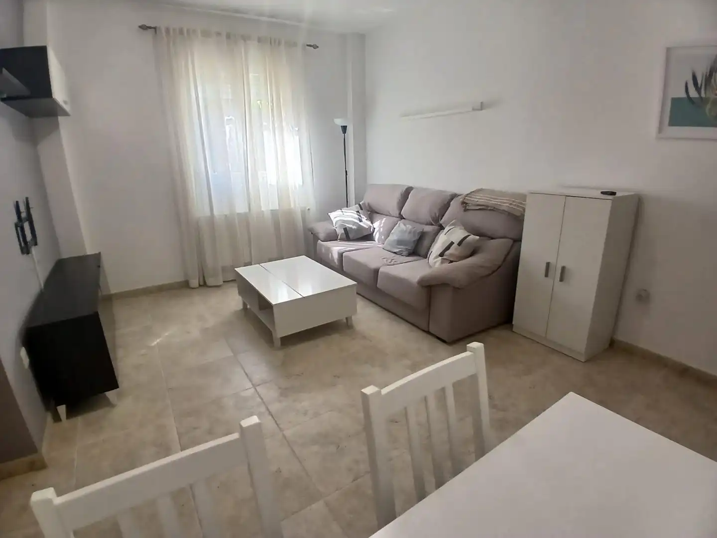 Sala d'estar de Apartament de lloguer en Alcázar de San Juan amb Aire condicionat, Calefacció i Moblat