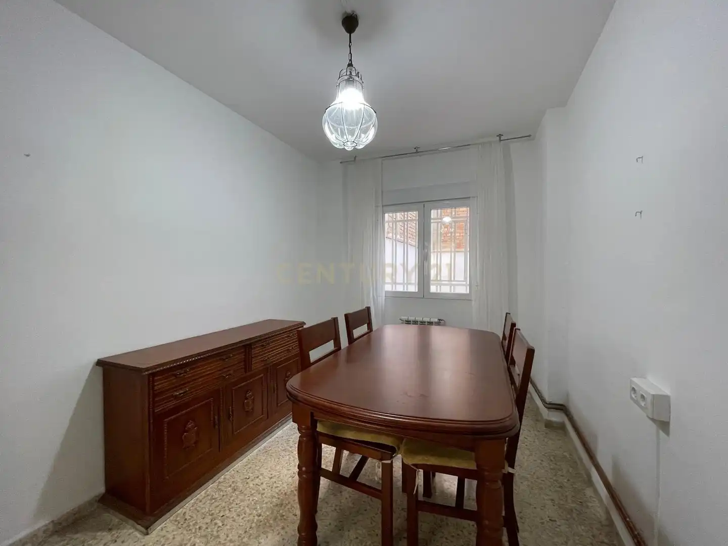 Comedor de Piso de alquiler en Granada con Lavadora, Microondas y TV